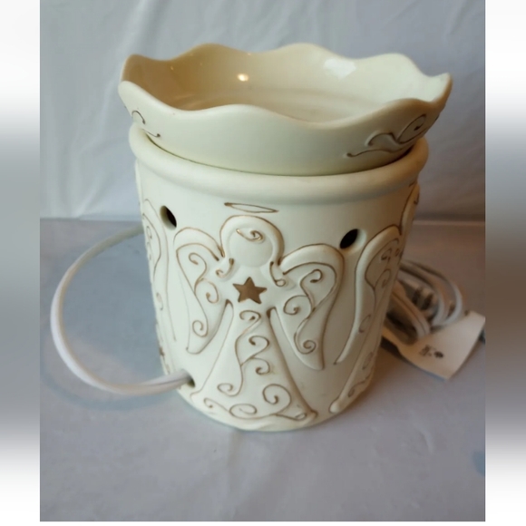 Scentsy Full Sized 'Heavenly' Warmer, Retired - Picture 3 of 10